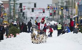 Veteran musher Aliy Zirkle takes lead in Alaska's Iditarod
