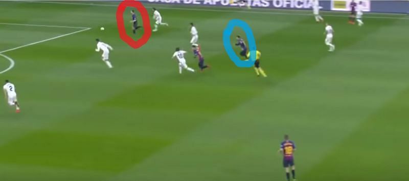 Messi (circled blue) drops into the midfield, Rakitic (circled red) moves forward and plays as an auxiliary second striker; The move results in a goal and it is Arthur&#039;s deep position enables Rakitic to maraud forward