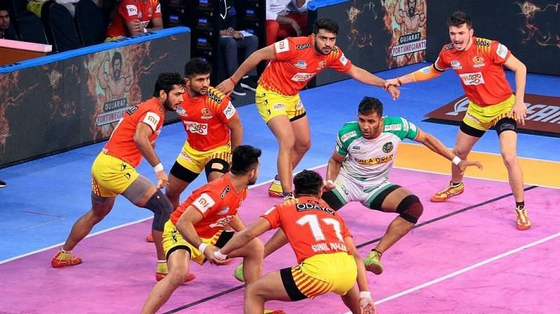 Parvesh Bhainswal (left corner) Image courtesy: prokabaddi.com