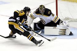 Penguins end Bruins' 19-game point streak in 4-2 win