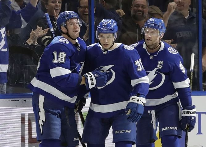 Kucherov ties Tampa single-season points mark in 5-2 win