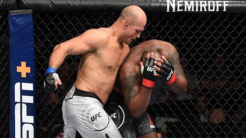 Junior Dos Santos stopped Derrick Lewis in last night's main event