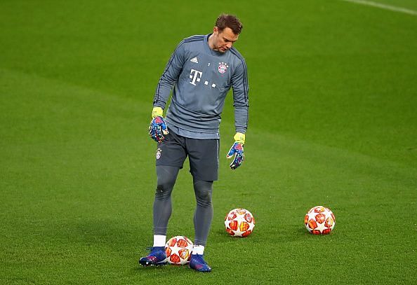 With another poor decision, people are asking if Neuer is past his prime