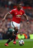 Manchester United star issues heartfelt goodbye message to fans