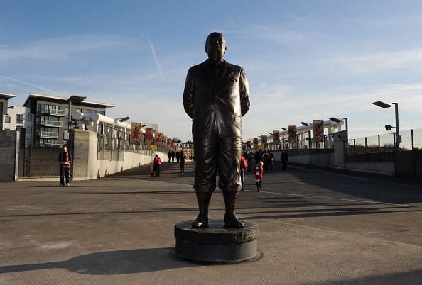 Herbert Chapman statue in Arsenal