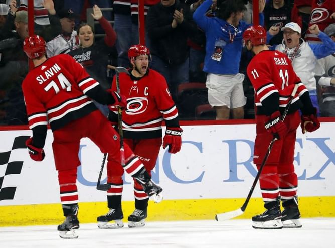 Hurricanes beat Penguins 3-2 in shootout