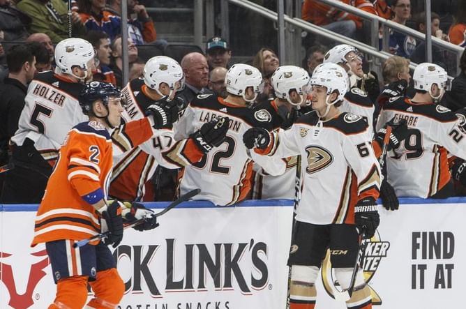 Rakell scores 3 in 2nd period to lead Ducks past Oilers 5-1