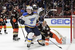 Thomas, Pietrangelo score late in 3rd, Blues beat Ducks 5-4