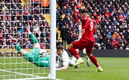 Premier League 2018/19: Liverpool beat Burnley to keep pace with Manchester City