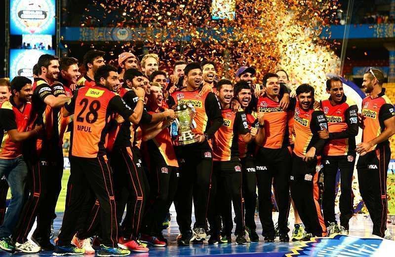 SRH celebrating their victory in 2016