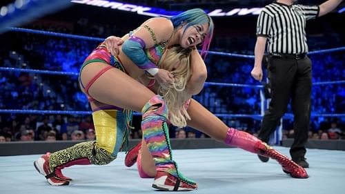 Asuka lost her SmackDown Women's championship to Charlotte Flair on the latest episode of SmackDown