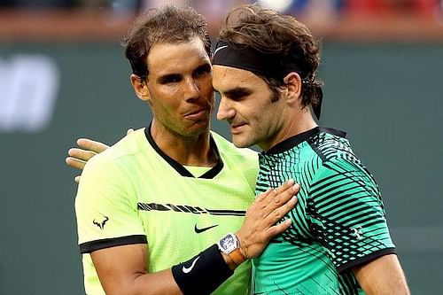 Rafael Nadal (L) and Roger Federer