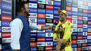 IPL 2019: Twitter lashes out at Murali Kartik for not asking Dhoni about the controversy