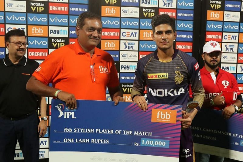 Shubman Gill receiving the fbb Stylish Player award for his brilliant knock of 65 against DC [Image: BCCI/IPLT20.com]