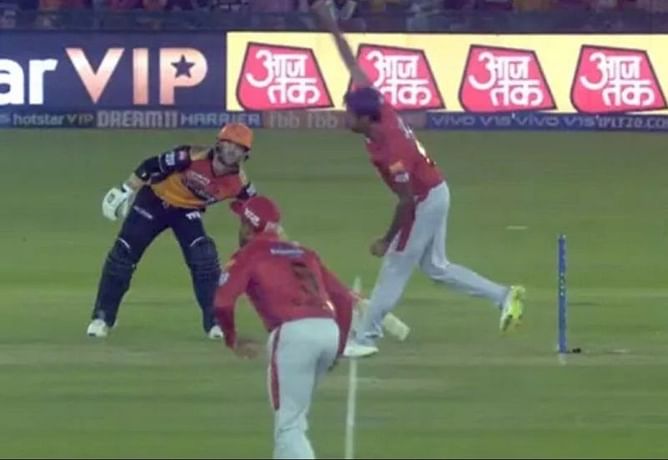 आईपीएल 2019: किंग्स इलेवन पंजाब के खिलाफ मैच के दौरान डेविड वॉर्नर पर दिखा मांकडिंग का असर