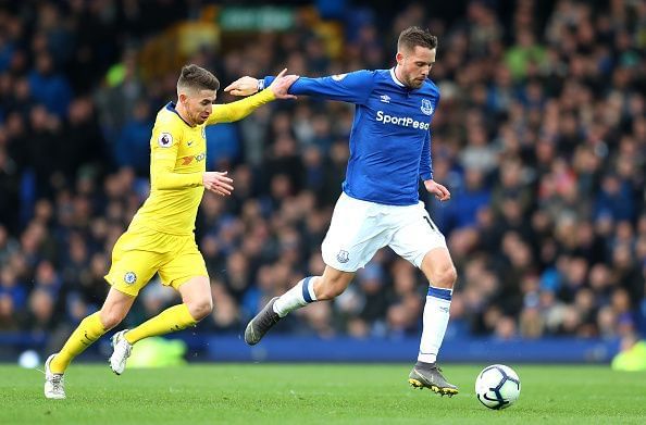 Sarri has kept Jorginho in what the public sees as Kante&#039;s position.