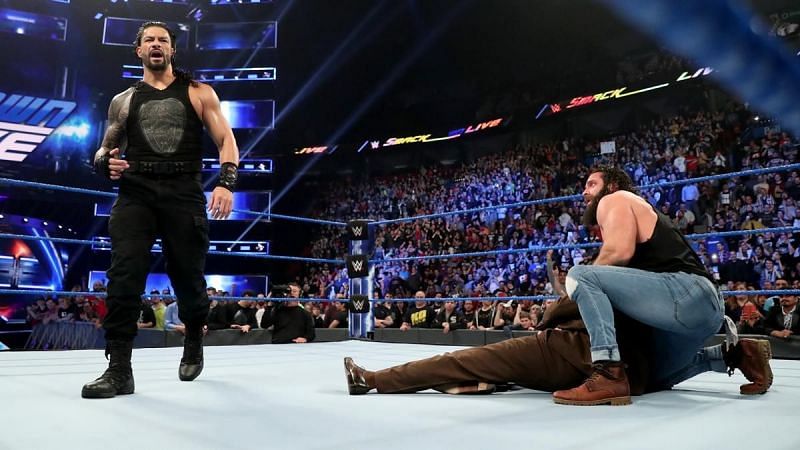 Reigns and Elias on SmackDown Live