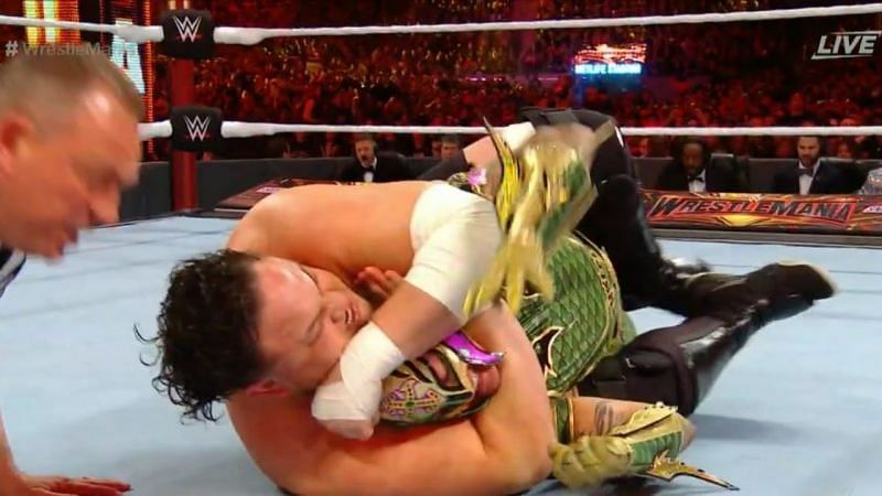 Rey Mysterio was not able to win his match against Samoa Joe