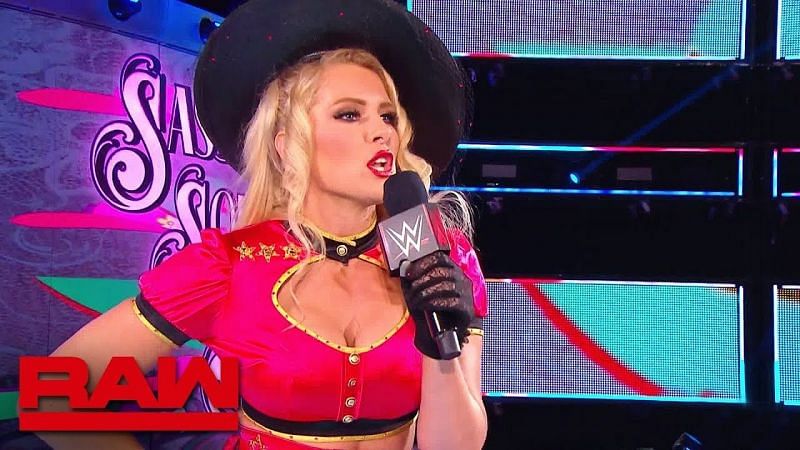 Lacey Evans just burnt Becky Lynch to a crisp on Twitter!