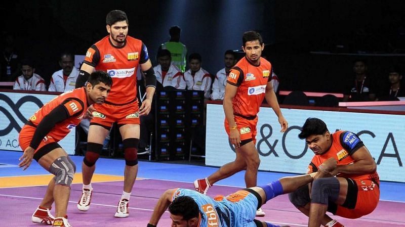 Bengaluru Bulls clinched the victory and the trophy from the hands of Gujarat Fortune Giants