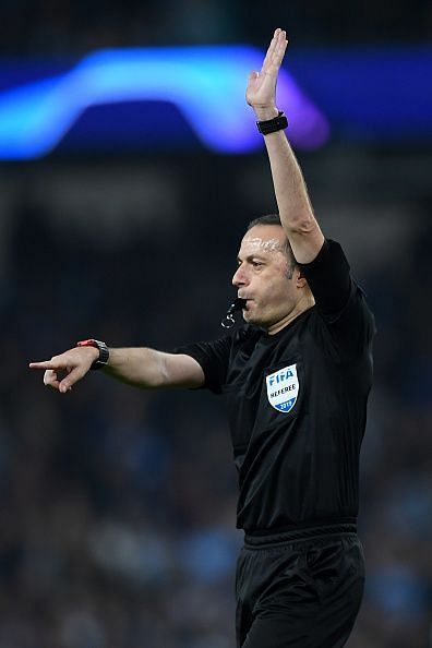 The Turkish referee disallows Manchester City&#039;s injury time winner