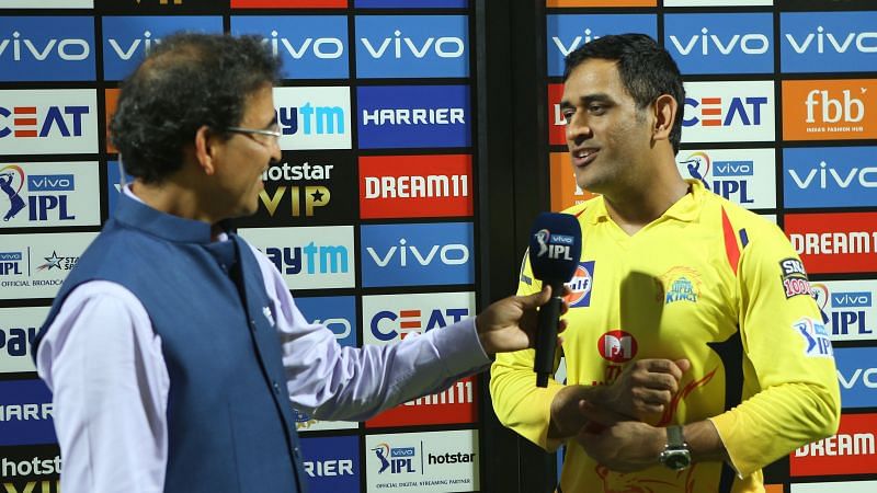 Harsha Bhogle and MS Dhoni ( Image Courtesy: BCCI/IPLT20.com)