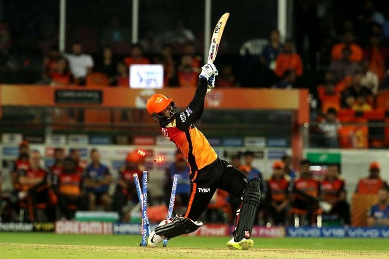 SRH trying to hit their way to glory - and failing miserably