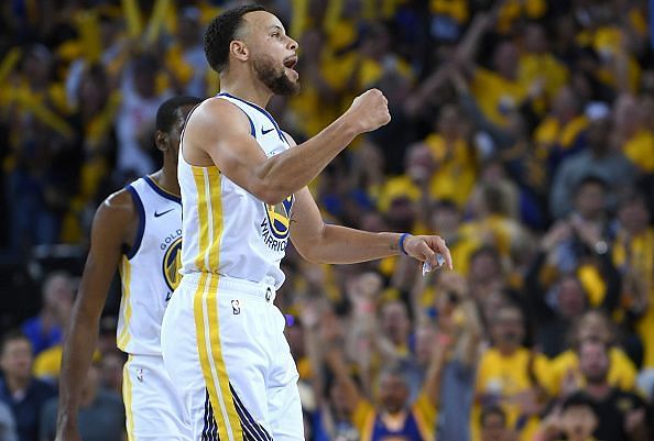 Steph Curry made a return to the court last night
