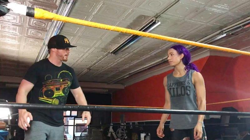 Sasha Banks training with Amazing Red (former Impact star) for her bout with Alexa Bliss at Summerslam.