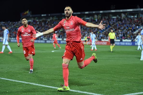 Real Madrid News: Zinedine Zidane heaps praise on Karim Benzema amid transfer rumours