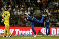 Watch: Krunal Pandya tries to give a mankad wicket warning to MS Dhoni