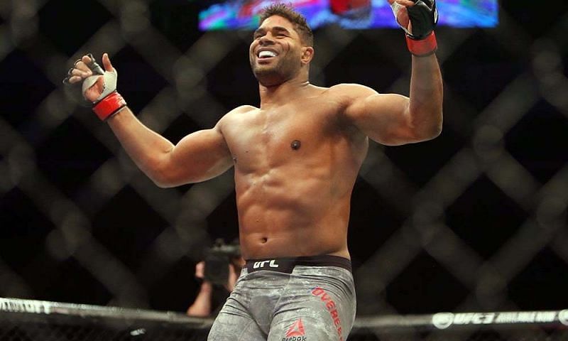 Alistair Overeem picked up a first round stoppage of Aleksei Oleinik