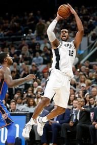 LaMarcus Aldridge turned back the clock against the Thunder