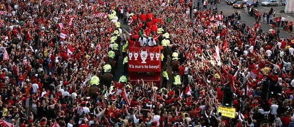 The 2005 trophy victory parade saw thousands gather to welcome their heroes home