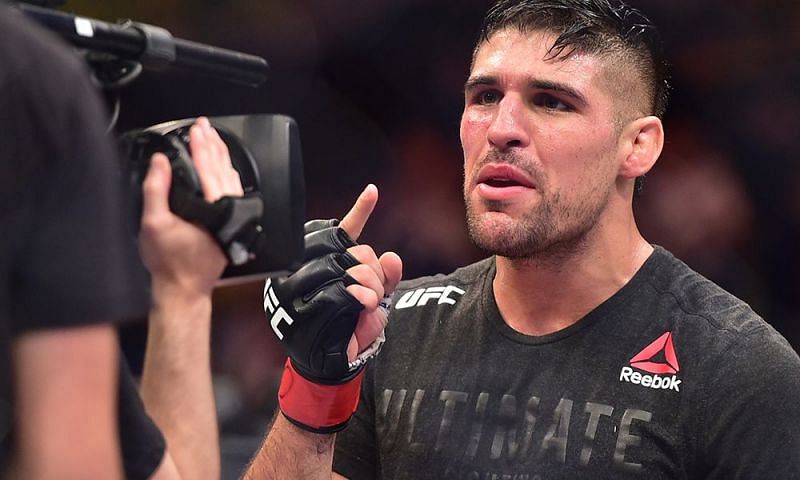 Facing a late replacement, Vicente Luque should pick up another UFC finish