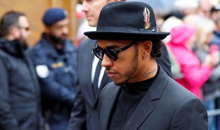 Hamilton arrives at the funeral