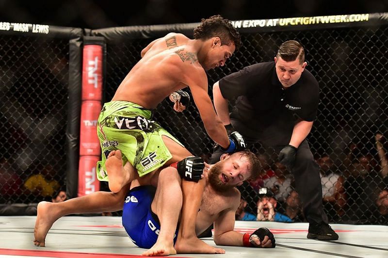 Charles Oliveira has already submitted Nik Lentz twice