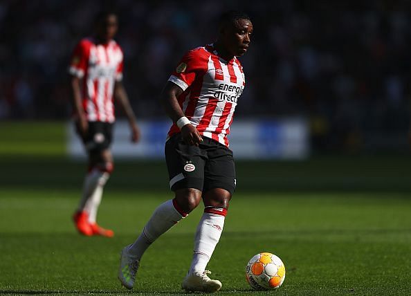 Steven Bergwijn could be the ideal replacement for Alexis Sanchez at Manchester United