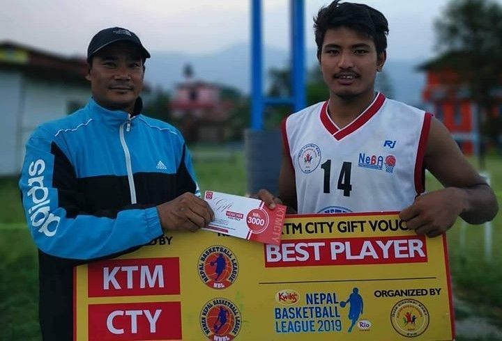 Saugat Deep Singh (R) of Budhanilkhantha Mu&Atilde;&plusmn;cipality Basketball Club was adjudged man of the match