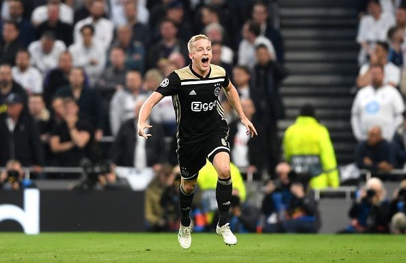 Donny Van de Beek nets the winner against Spurs