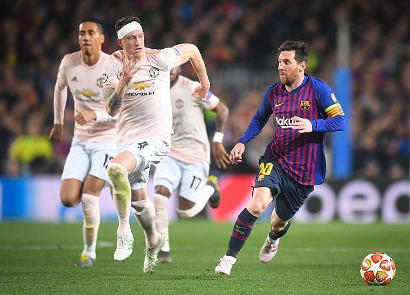 Messi took Manchester United to school in the Champions League