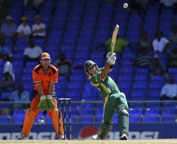 Herschelle Gibbs clubs one into the stand