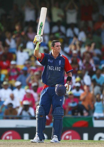Kevin Pietersen celebrates his hundred