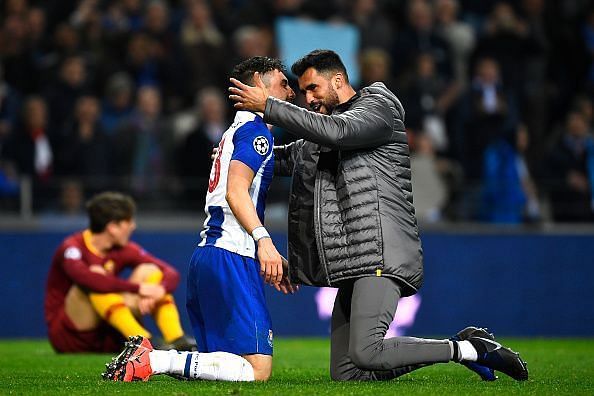 FC Porto v AS Roma - UEFA Champions League Round of 16: Second Leg