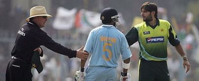 Gautam Gambhir slams Shahid Afridi in Twitter for his comments about him