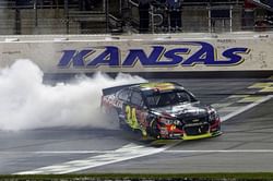 NASCAR Flashback: Jeff Gordon makes history at Kansas Speedway not once, but twice