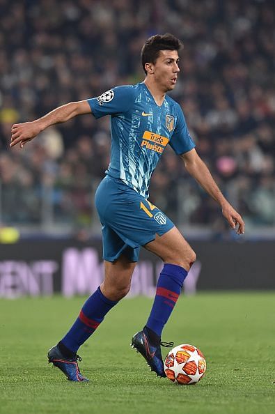 Can Rodri be the perfect Fernandinho replacement?
