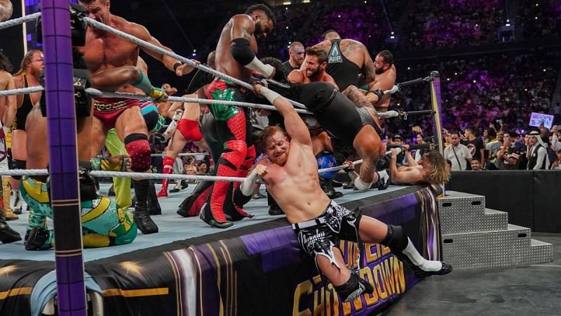 Buddy Murphy hangs on to stave off elimination.