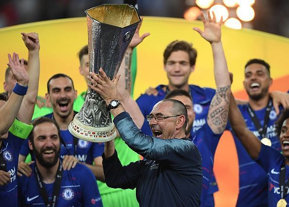 Maurizio Sarri with the Europa League trophy