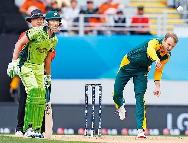 De Villiers decided to bowl some right-arm medium pace in the 2015 World Cup.